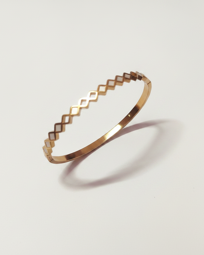 Gold Geometric Diamond Link Bracelet Amazon-ready white background product image